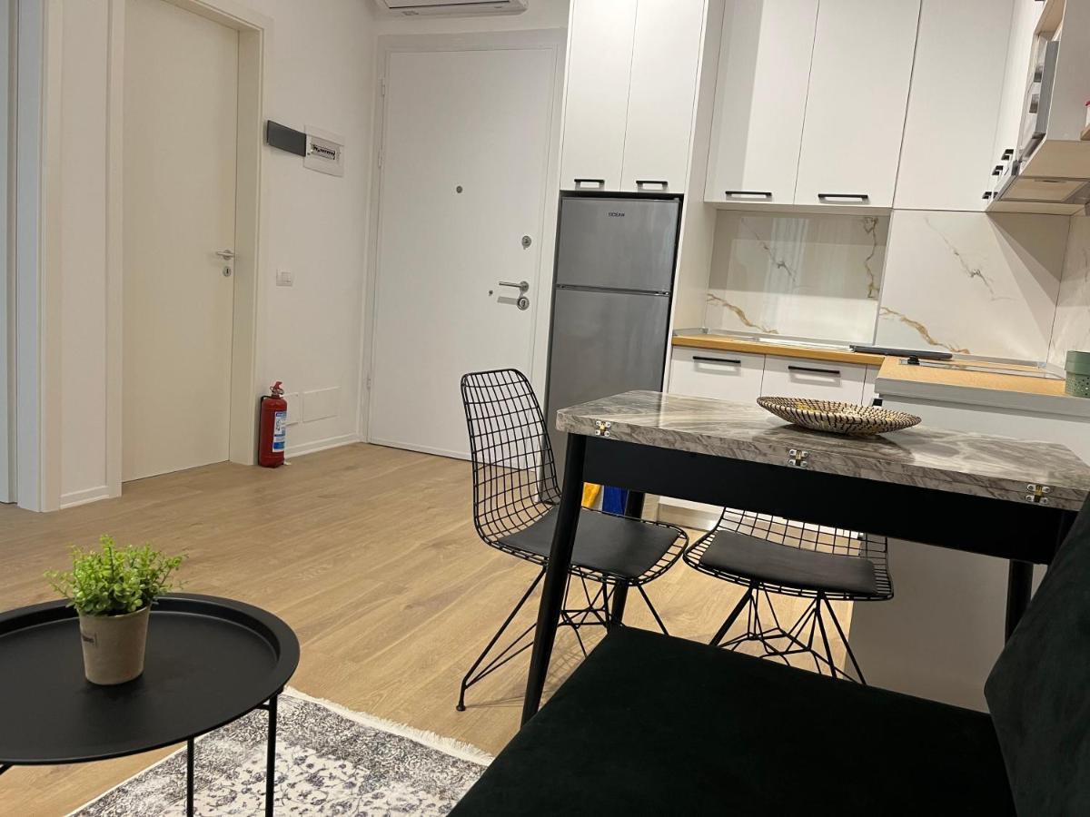 Comfy Nest Apartment- Free Parking ティラナ エクステリア 写真