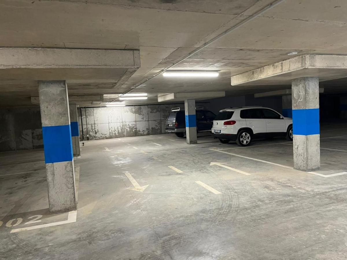 Comfy Nest Apartment- Free Parking ティラナ エクステリア 写真